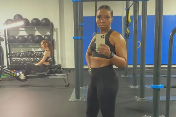 Christelle at the gym taking a selfie